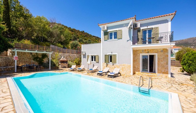 a beautiful and spacious holiday home located in Katelios