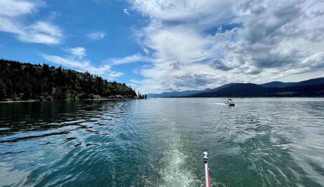A beautiful Okanagan experience on the Lake!