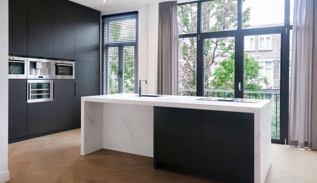 A beautiful room with own bathroom and toilet in the city centre