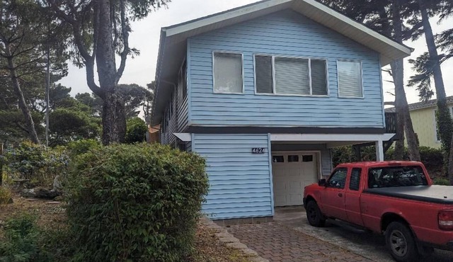 A block from Heceta Beach, 2 bed, 2 bath sleeps 6 - The Fancy