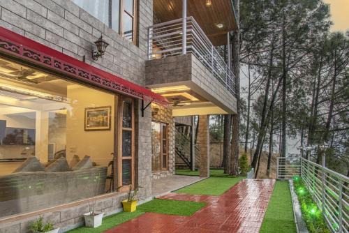 A Bluebell Villa I Jacuzzi I 3 Bedroom Villa With Open Air Lawn & BBQ l Bonfire Available l Kasauli By Exotic Stays