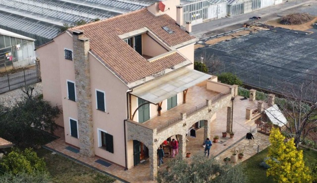 'a Cà du Ventu - Large apartment in the villa, which on request becomes a three-room apartment.