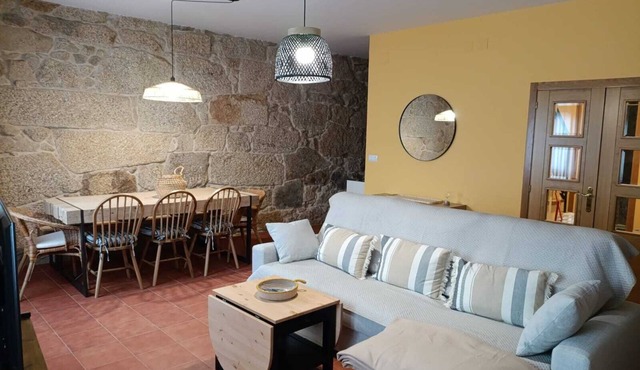 A charming stone house in Xunqueira