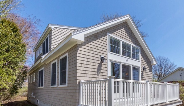 A Charming, Upscale Beach House Only A Two-Minute Walk to the Ocean