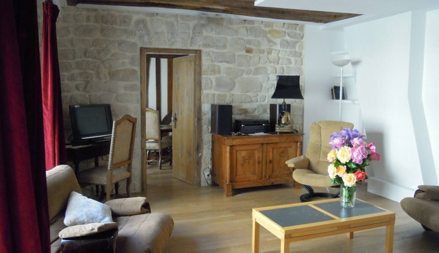 A Charming XVII° Century Appartment at St Germain Des Pres