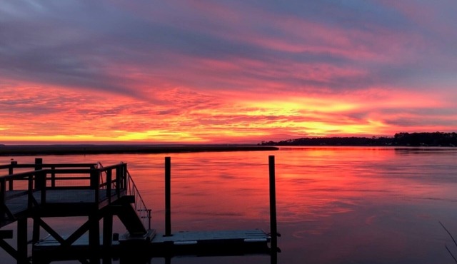 A Colonels Island Gem! In Midway GA near Halfmoon Marina with Deep Water Dock