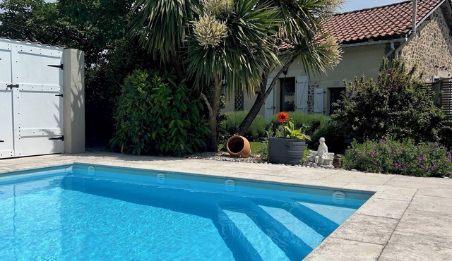A comfortable and quiet gîte with private pool, wellness massages 🌺