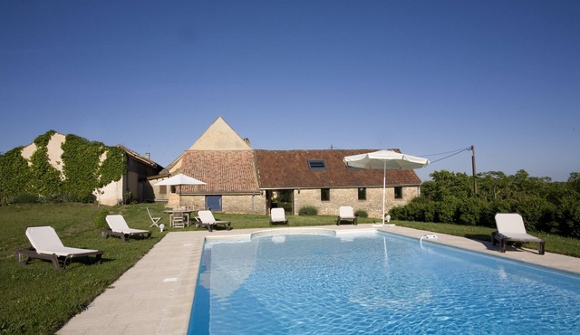 A comfortable recently renovated barn, set in walnut grove with magnificent view