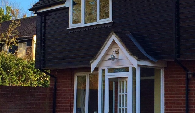 A cosy cottage by the sea with sea food and dog walks on the doorstep.