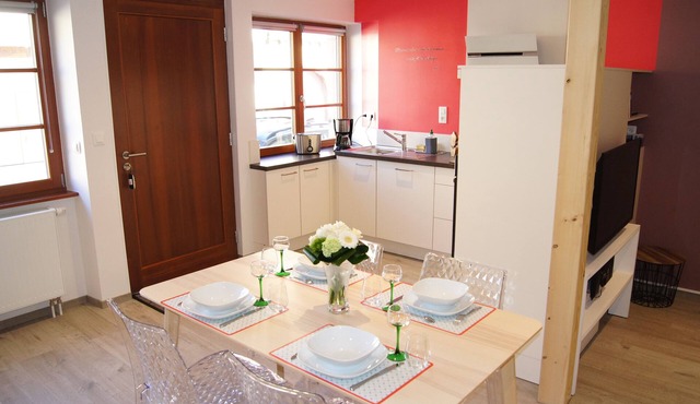 A cozy and comfortable cottage with a view of the Romanesque house