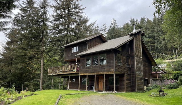 A Cozy Home Away From Home in Alaska!
