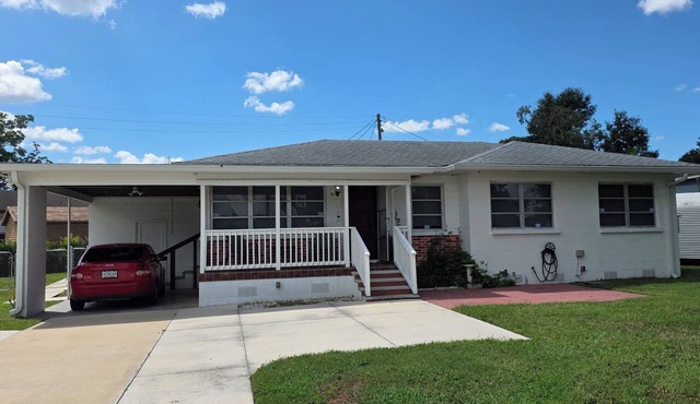 A Cozy Home Near I-4, Lakeland hospital, cancer center ＆ Joker Marchant Stadium