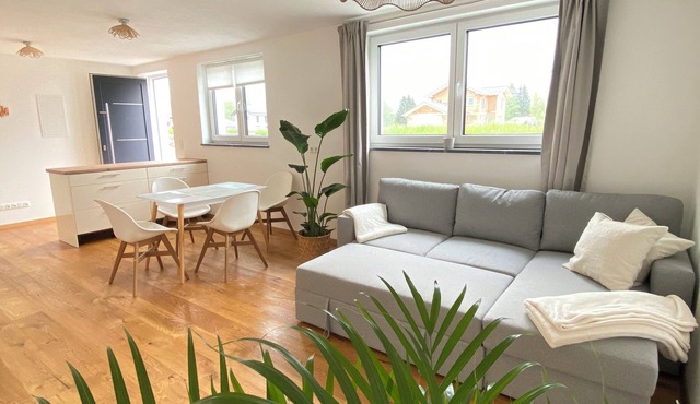 A cozy oasis in the foothills of the Alps. Beautiful bright apartment with 4 sleeping places.