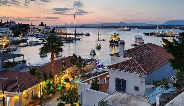 “A distinguished Luxury villa with a great view and location in the Old Harbor