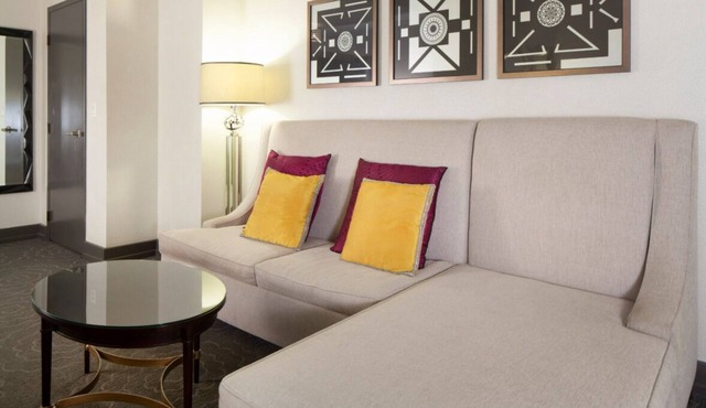 A Downtown Hideaway Close to Ohio Street Beach | 2 Family Ready Rooms