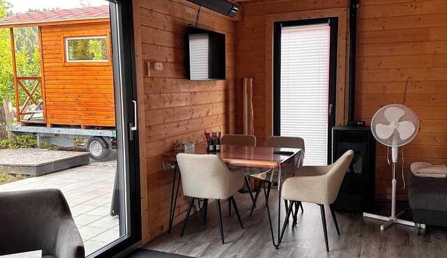 A Dream Vacation at Lake Trausnitz – Sauna, Terrace, and Nature