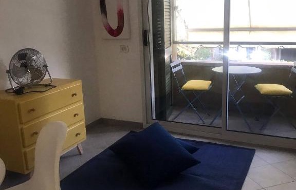 "a due passi dalla spiaggia"