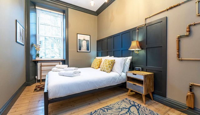 A fabulously designed one-bed apartment in a superb location. Sleeps 2.