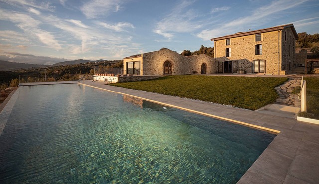 A fantastic pool in a Tuscan farmhouse with breathtaking views of the Maremma