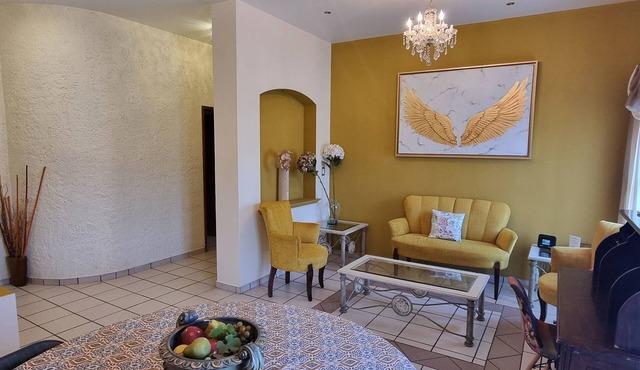 A few steps from the Cathedral. Very safe and centrally located. 300Mb WiFi with parking.