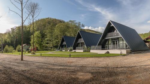 A-Frame Cabins & Private Jacuzzi
