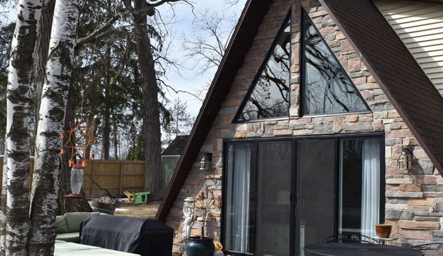 A-Frame Escape: Riverfront, Fire Pit, Cozy Loft!