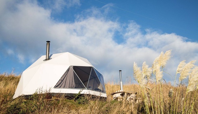 A glamping dome that sleeps 4 guests in 0 bedrooms