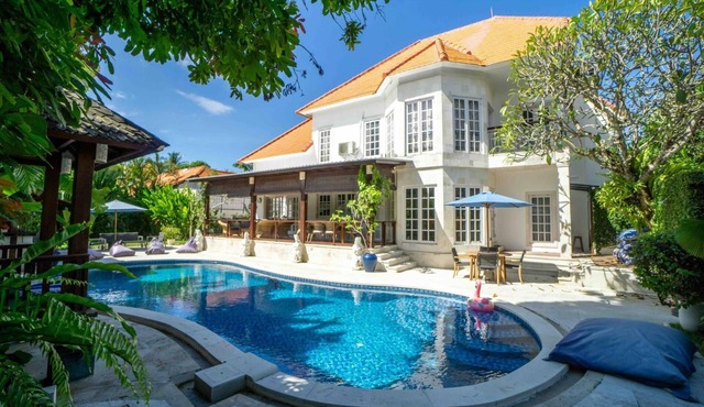 A Holiday Paradise for Families and Friends - Central Sanur