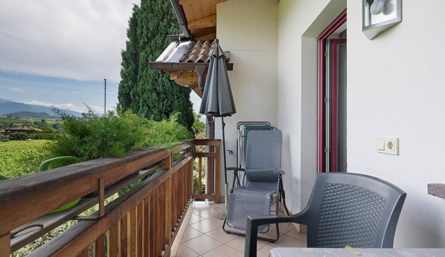 Apartment 'Pink Lady' with Mountain View, Shared Terrace and Wi-Fi