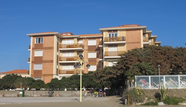 Apartment by the sea in Tuscany - direct access to the beach - 6 beds