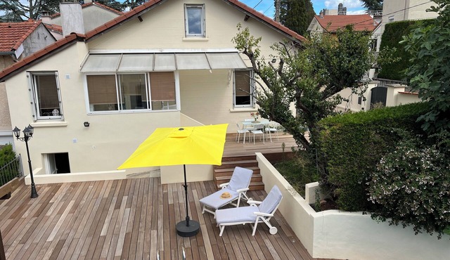 A LA Maison