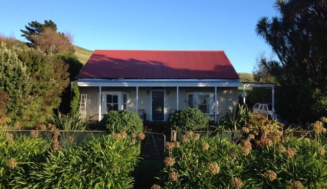 A large home that is a beautiful piece of New Zealand history