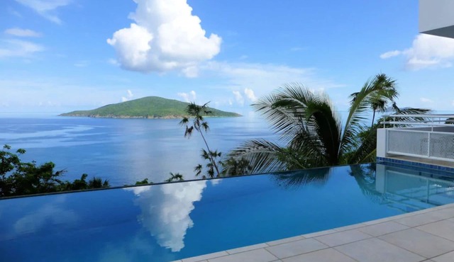 A Large, Modern Villa With Infinity Pool, Spa & Expansive Outdoor Living Space.