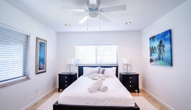 A lg 1bed Off Las Olas on the water free kayaks