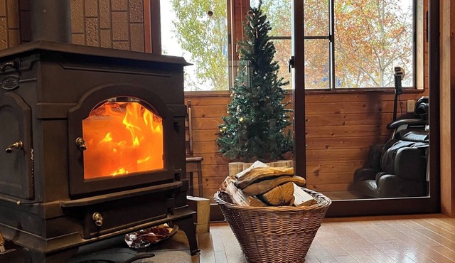 A log house villa for rent 5 minutes by car to La/Takashima Shiga