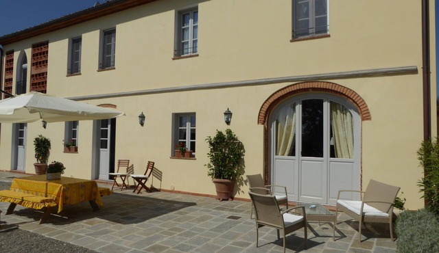 A LUXURIOUS TUSCAN STYLE VILLA WITH A WONDERFUL PRIVATE SWIMMINGPOOL