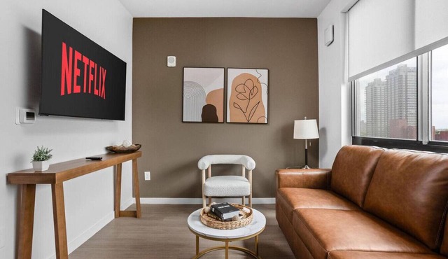 A+ Luxury Downtown Condo: Espresso+Pool+Gym+Lounge