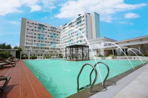 A Marina Spatial 2BR , 2Showers, 1Balcony, 1 Storage Room