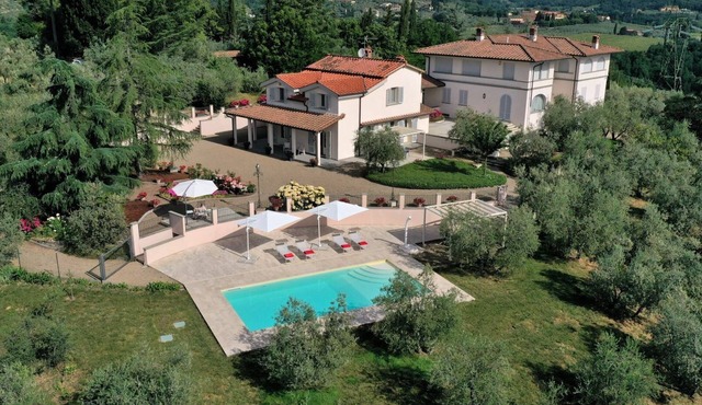 A modern villa in the Florentine Chianti with private pool and amazing views.