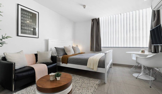 A Modern Beach Studio, 5min walk to Bondi Beach
