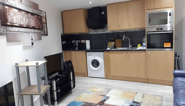 A Modern One-bedroom Detached Bungalow, With its own Private Entrance and Garden