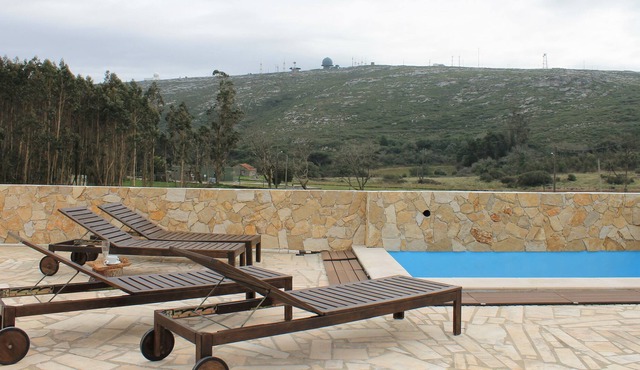 A Montejunto Villa - Casa do Mocho w/ shared outdoor pool, Free WiFi