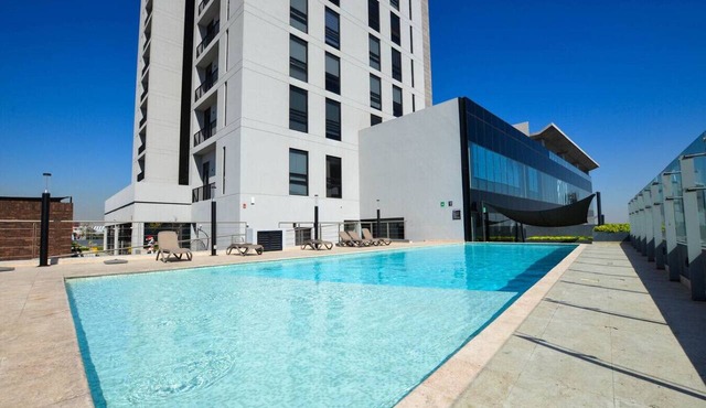 ¡A pasos de Fundidora! Pool, Gym & Parking 6ppl