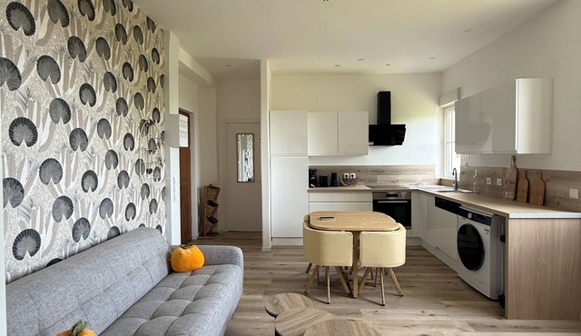 A peaceful and bright apartment between land and sea