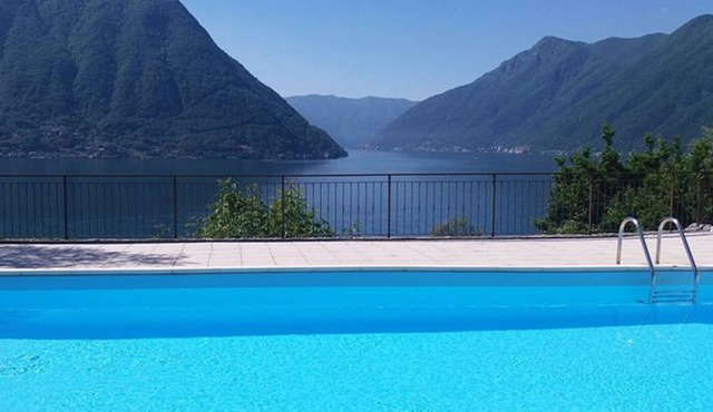 A perfect Private 3 bed 2 bath apartment with AMAZING view over the Lake & POOL