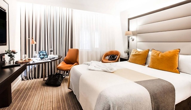 A Place You'll Surely Enjoy! 4 Stylish and Comfortable Units, Downtown Location!