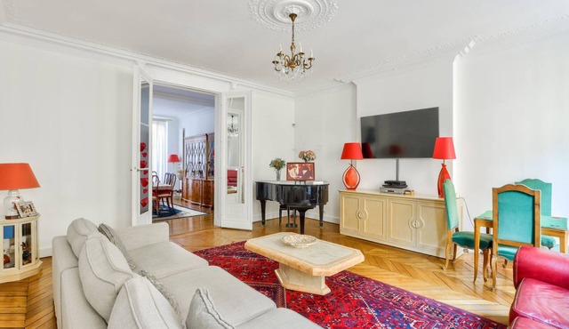 A Prestigious Location in the Heart of Paris