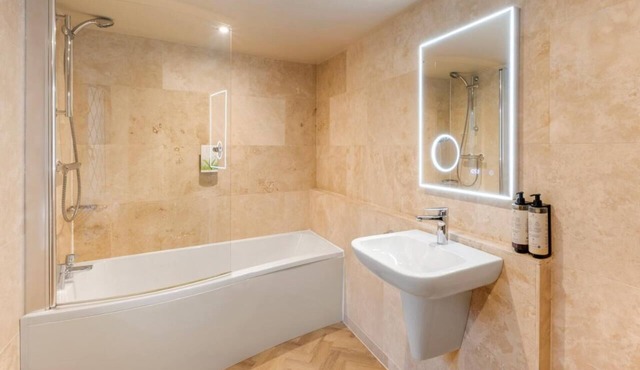 A quiet haven in the heart of North Devon with a variety of elegant rooms.