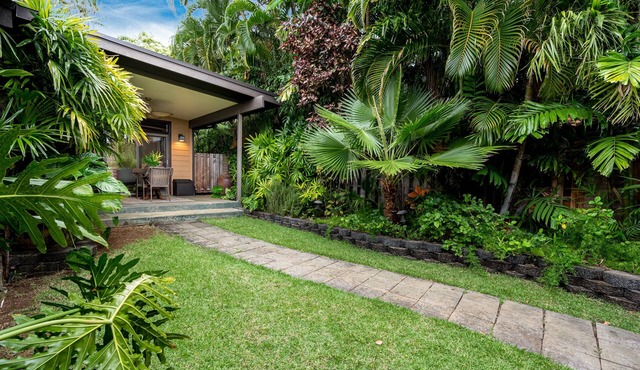 A Quiet Honolulu LUX STUDIO near Diamond Head & Waikiki w/private yard space