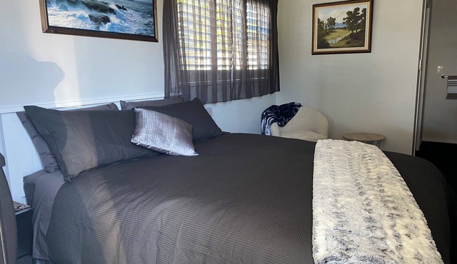 A quiet tranquil studio to rest or enjoy the local surroundings.